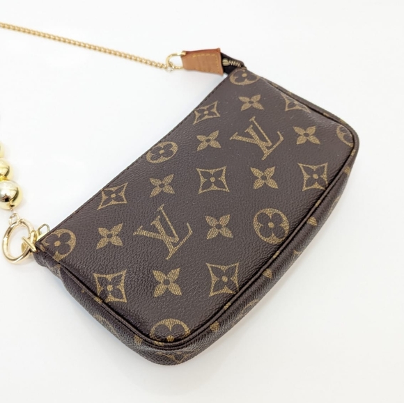 ✨️💎Authentic Louis Vuitton Mini Pochette Accessoires Monogram Bag - Picture 11 of 16